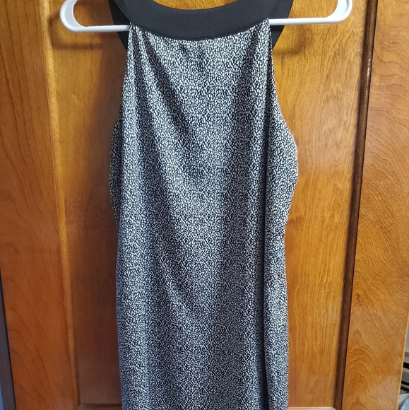 Dress - Picture 7 of 7